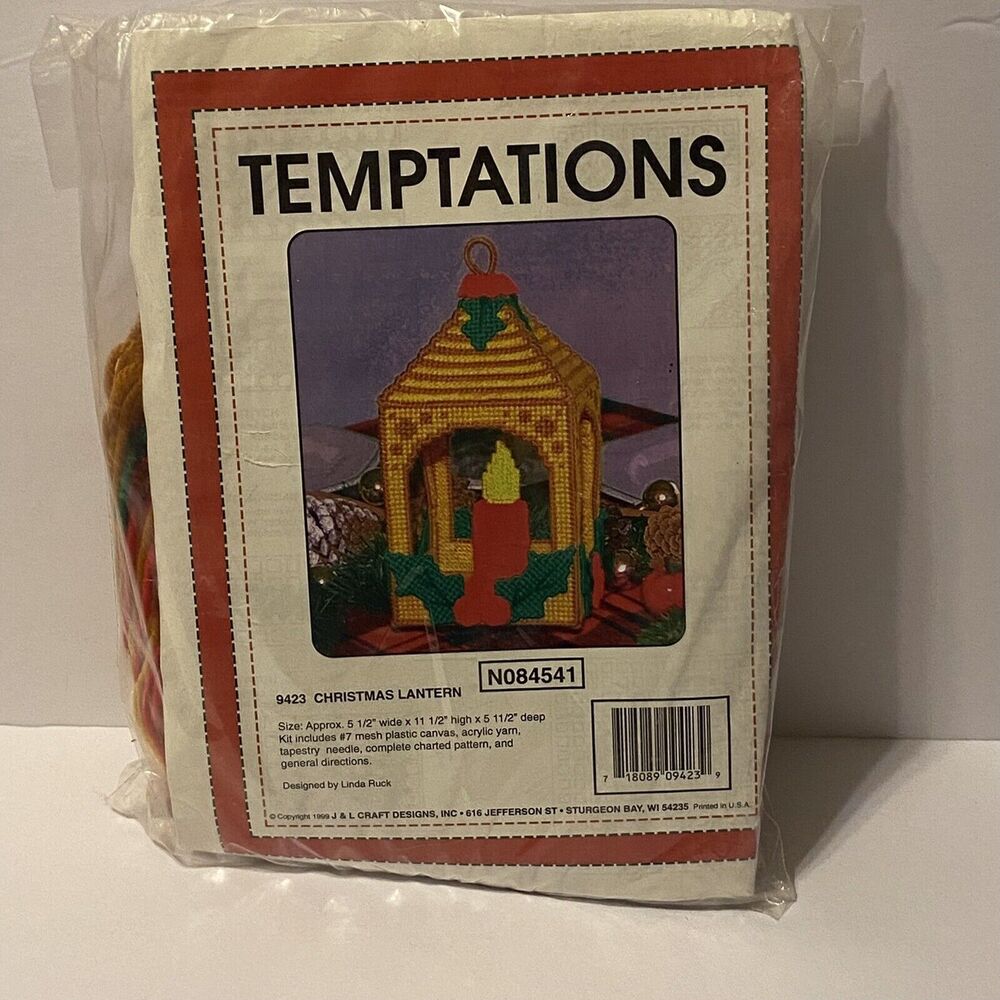 Plastic Canvas Kit 1999 CHRISTMAS LANTERN 9423